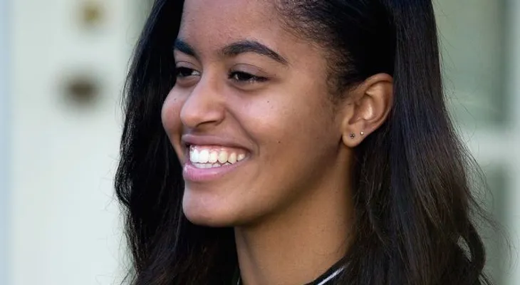 ¿Arrepentida? Malia Obama ahora dice que "fumar mata"
