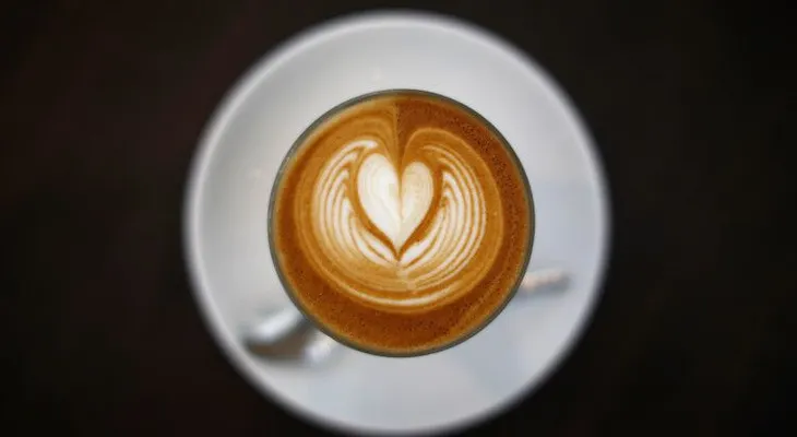 ¿Por qué las primeras horas de la mañana son el peor momento para tomar café?
