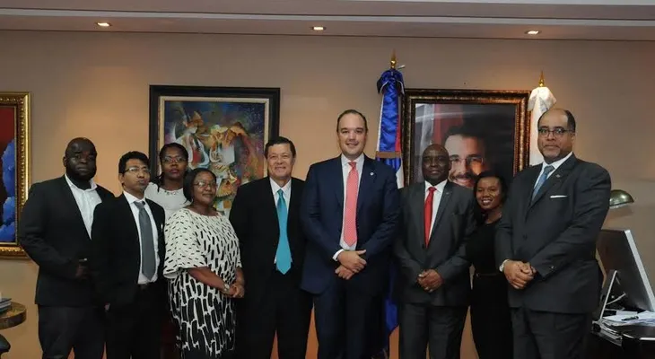 Titular del MIC recibe visita de viceministro de Relaciones Internacionales de Sudáfrica