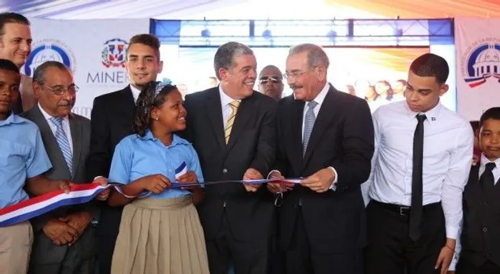 Presidente Medina inaugura dos escuelas para Puerto Plata; suman 729 este año