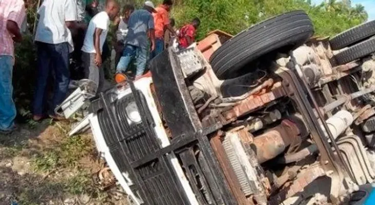 Mueren 23 personas en accidente de tránsito en Haití 