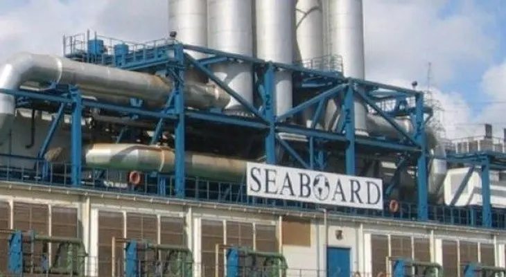 Medio Ambiente ordena a empresa eléctrica SEABORD retirar barcaza del río Ozama
