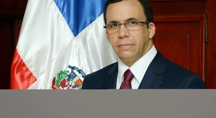 Canciller destaca aportes de Oscar de la Renta a la dominicanidad