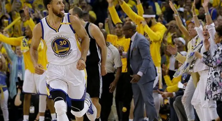 Warriors en gran remontada vence a Spurs; Leonard sale lesionado 