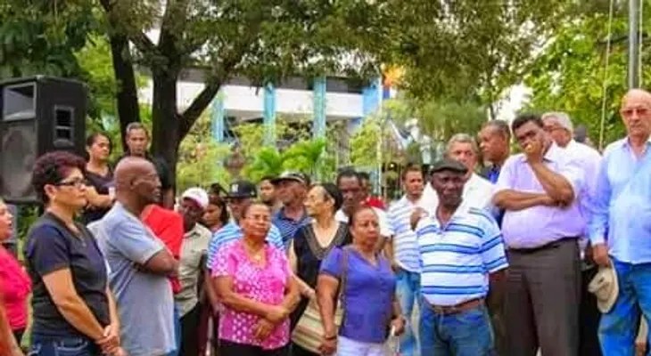 Hacen cadena humana contra la destrucción de la provincia Peravia y el fin de la impunidad