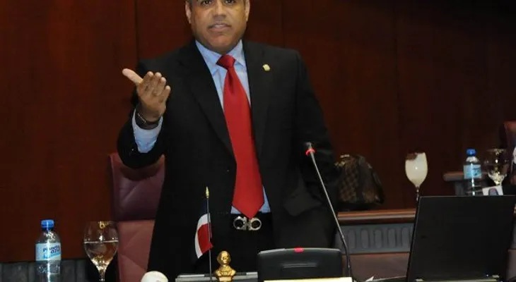 Senador Tommy Galán afirma viaje a Brasil fue de carácter oficial