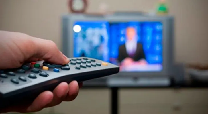 Más de dos horas al día de TV aumenta riesgo de hipertensión