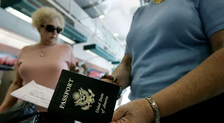 Donald Trump quitará visas de ciudadanos que mintieron para conseguirla 