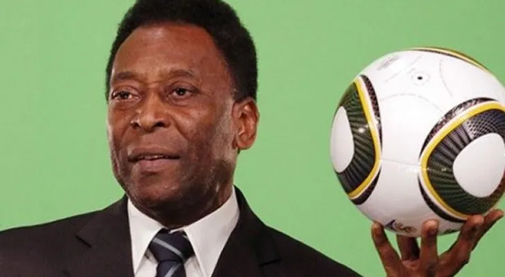 Pelé transferido a "cuidados especiales" de hospital