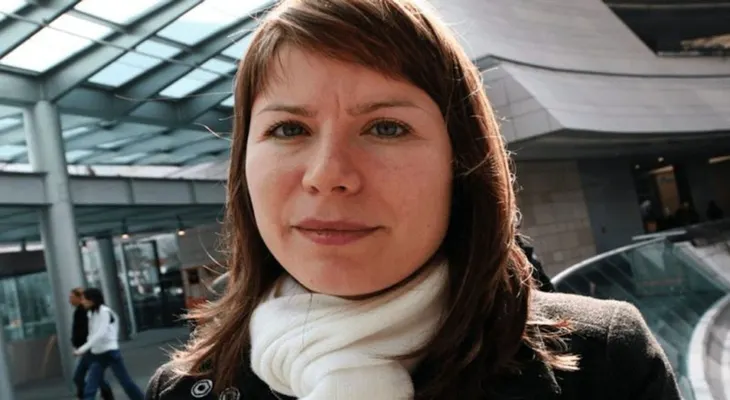 Turquía condenó a 25 meses de prisión a una periodista del Wall Street Journal por difundir "propaganda de terror"