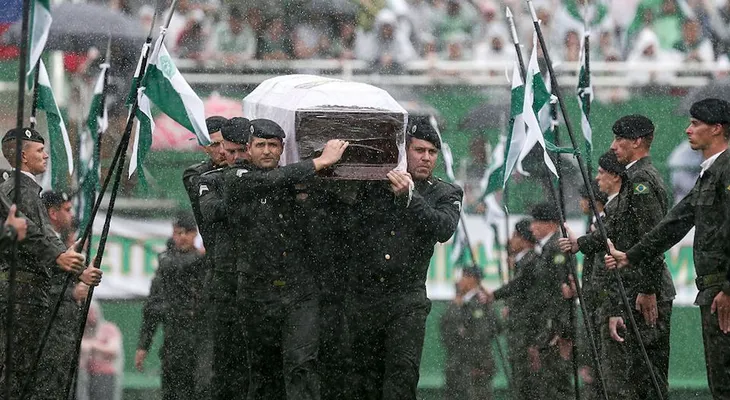 Dan último adiós a los jugadores del Chapecoense en su estadio
