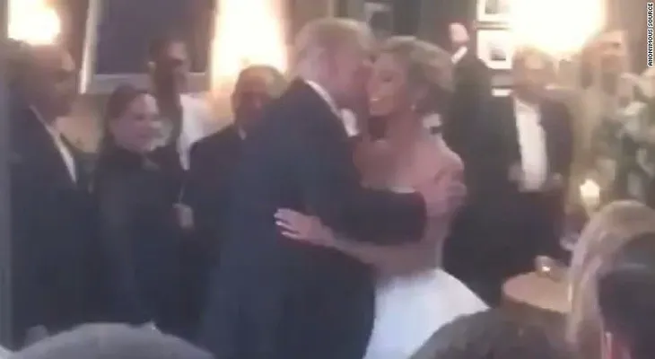 Trump se cuela en una boda en Nueva Jersey