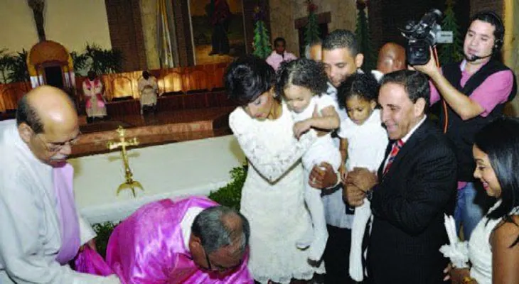 Primera Dama encabeza bautizo ocho niños de dos partos múltiples