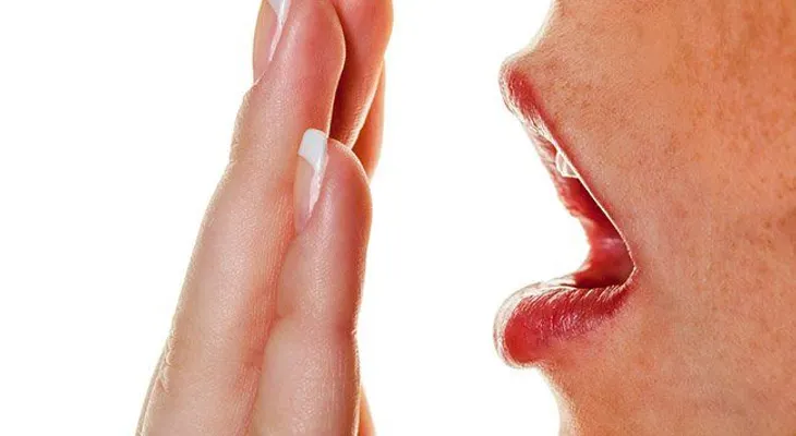 6 Bebidas naturales para eliminar el mal aliento hoy mismo