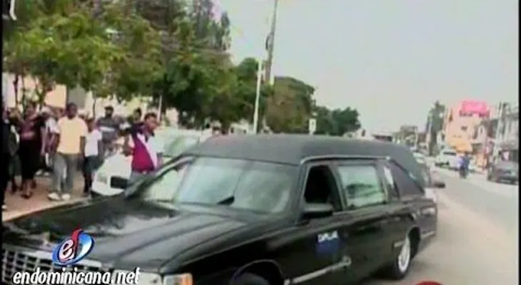 Sepultan restos de "El General Larguito" (VIDEO)