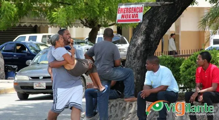Galería de imagenes: Busca muertos y azaras vivos azotan el hospital Darío Contreras