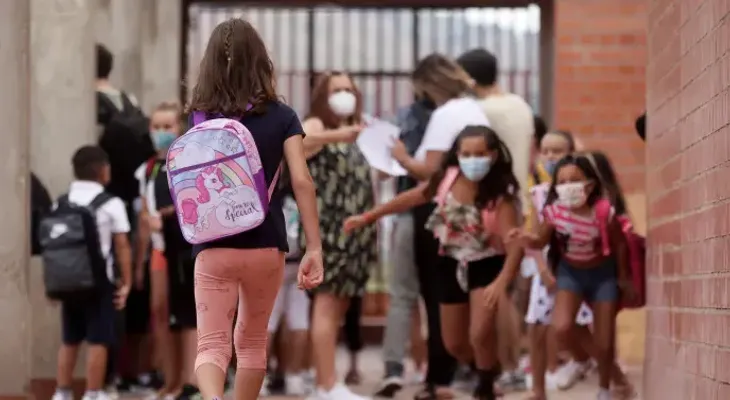 La OMS aconseja mantener abiertas las escuelas pese a subida de los contagios