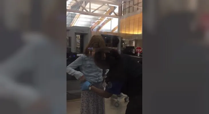 Padre denuncia que una agente de la TSA "manoseó" a su hija durante requisa