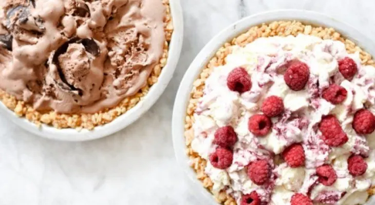 Prepara un pay de helado con corteza de crema de cacahuate