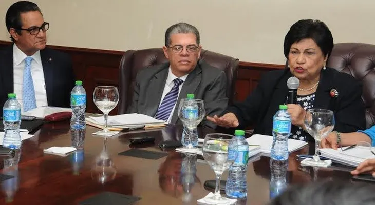 Ministerio Educación capacitará a 1,413 profesores en programa con universidades