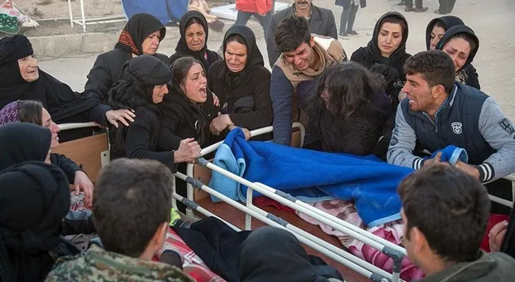 Al menos 330 muertos por el terremoto en la frontera de Irán e Irak