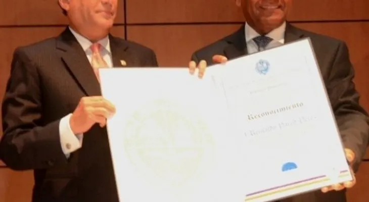 UASD otorga reconocimiento a Reinaldo Pared Pérez