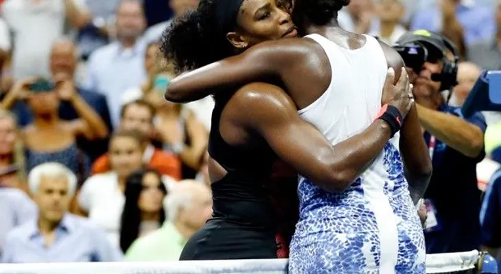 Serena emerge victoriosa ante su hermana Venus