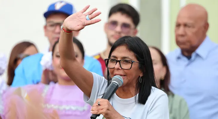 Delcy Rodríguez promete elecciones en Venezuela sin fijar fecha y condiciona comicios a reformas institucionales