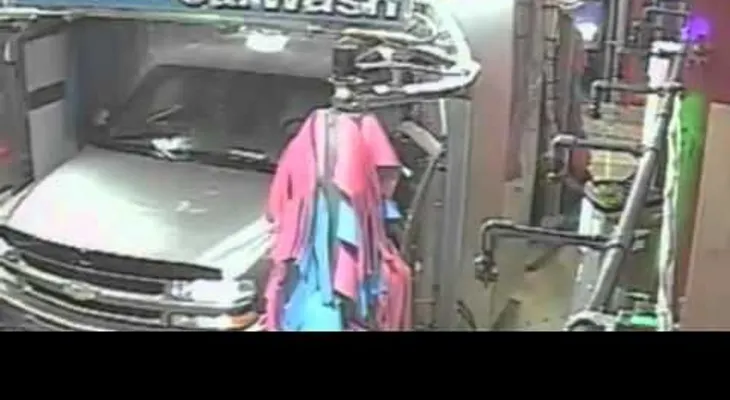 No esperaba que un simple lavado de coche saliera tan mal