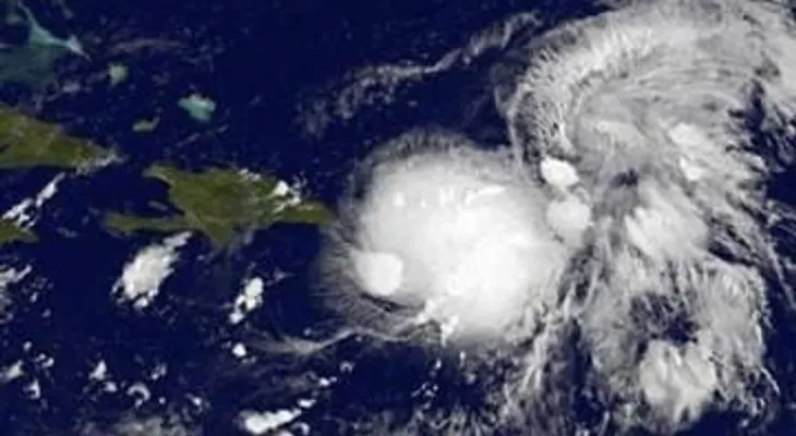 Gabrielle" reaparece rumbo a Bermudas y "Humberto" amenaza con ser huracán