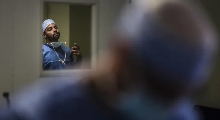 Médicos huyen de Puerto Rico y dejan a pacientes en el limbo 