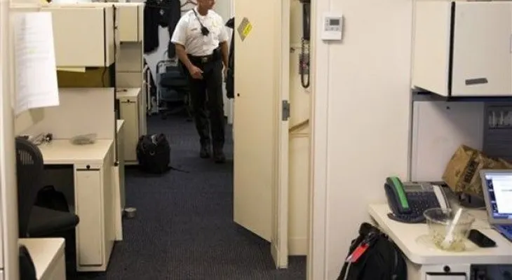 Desalojan sala de prensa de Casa Blanca por amenaza de bomba 