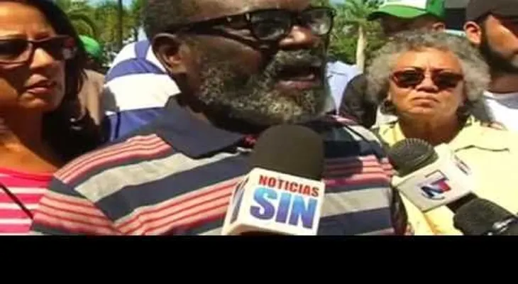 Cientos de personas marchan contra posible explotación minera en San Juan