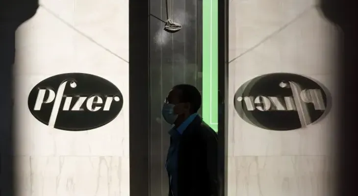 Pfizer pedirá autorizar una tercera dosis de su vacuna para mayor protección