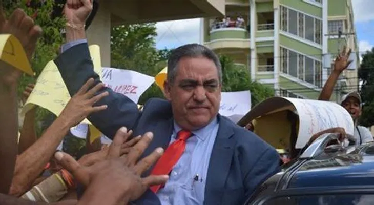 Alcalde SFM acusado de corrupción será "objetivo militar" para comando revolucionario