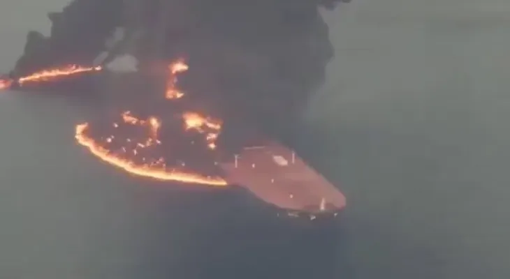 Guardia Revolucionaria de Irán reporta incendio de superpetrolero tras impacto de mina en el estrecho de Ormuz
