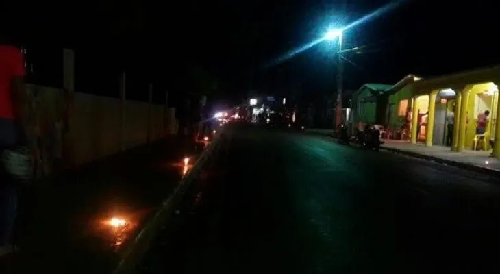Encienden velas en Pedernales para que empresa minera se quede