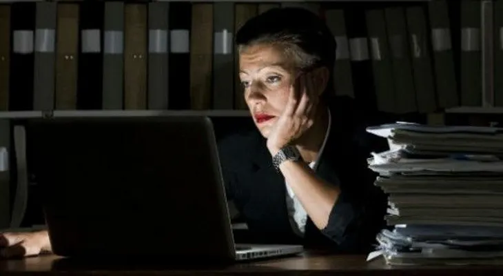 Trabajar en horarios desfasados acelera el envejecimiento