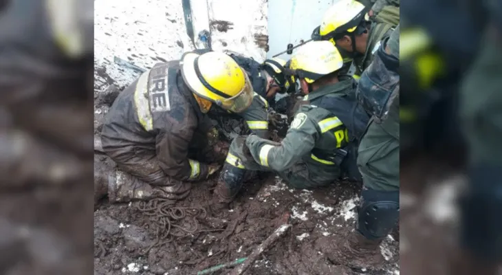Fuertes lluvias y deslizamientos en Manizales dejan muertos, desaparecidos y destrucción