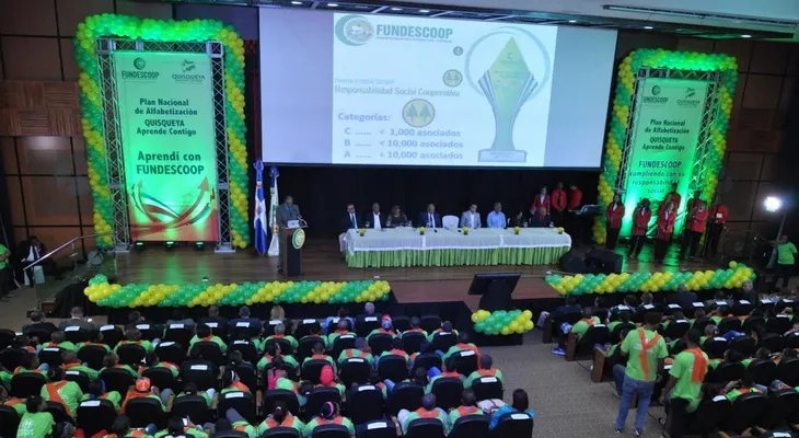 FUNDESCOOP alfabetiza adultos en el Plan Quisqueya Aprende Contigo 