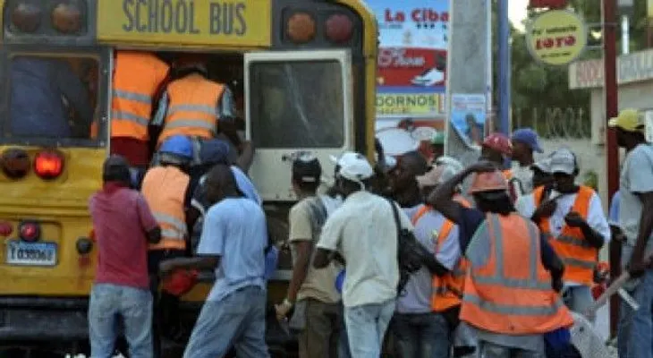 Haitianos denuncian redadas y discursos xenofóbicos tras veda