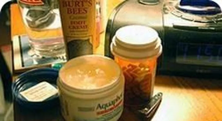 Cómo preparar una pomada medicinal casera con aceite de oliva, vaselina y cera de abeja