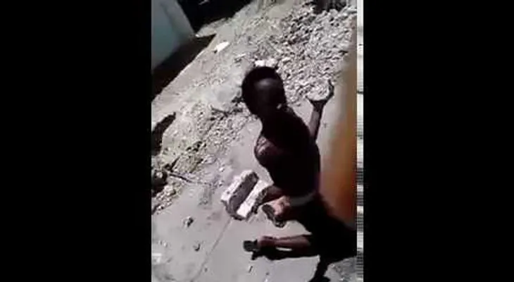 Niña amenazada por su madre con un cuchillo está en CONANI (VIDEO)
