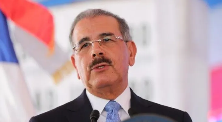 Presidente Medina dice ataques terroristas en París "son actos inhumanos"