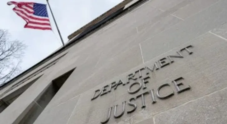 Justicia de EE.UU. investiga presunto plan para confundir votantes en la contienda al Senado por Alaska