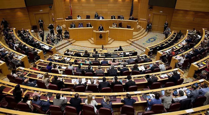 España va a las urnas en unas elecciones marcadas por la incertidumbre