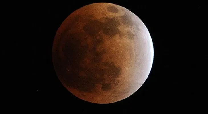Descubren en la Luna 200 'madrigueras' para futuros astronautas