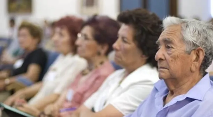La soledad mata casi tanto como la pobreza entre los mayores 