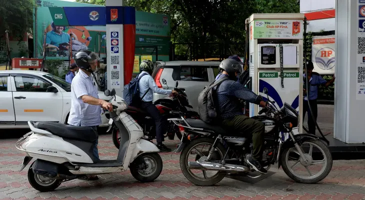 Irán sufre largas filas en gasolineras por escasez de combustible ante presión de EE.UU.