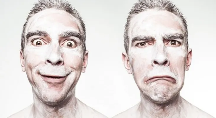 Las personas que muestran más su felicidad son las menos felices: Se conoce como la depresión encubierta